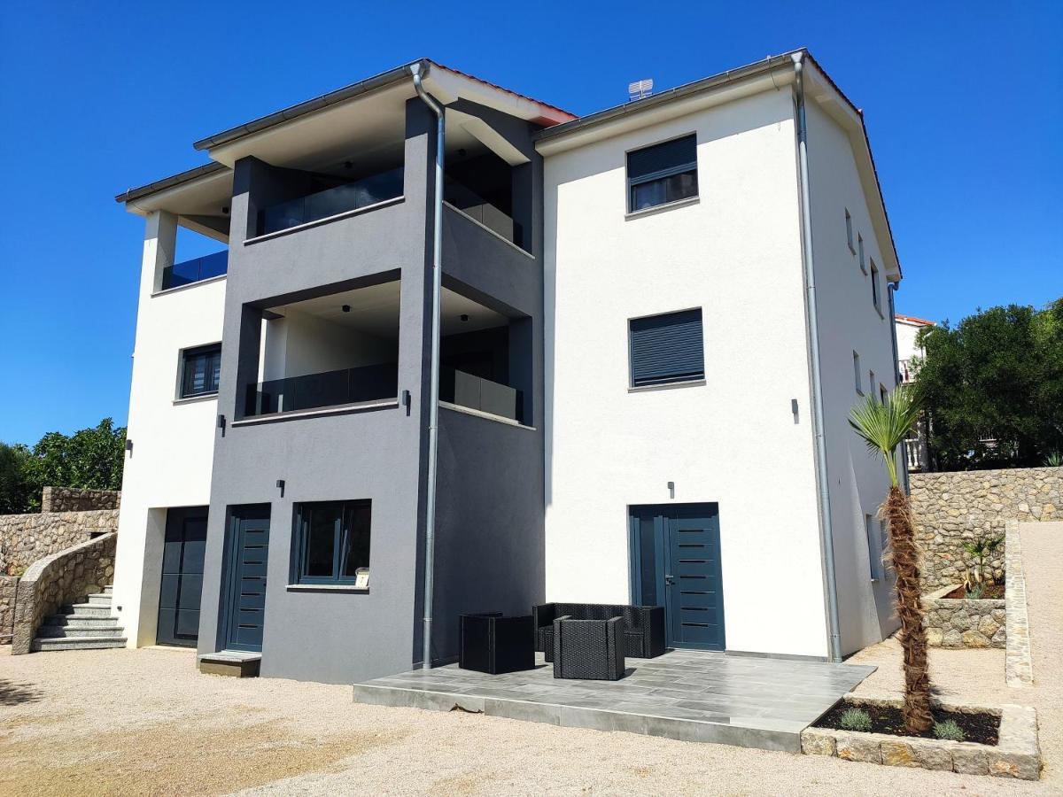Apartments Pina Kornić Екстериор снимка